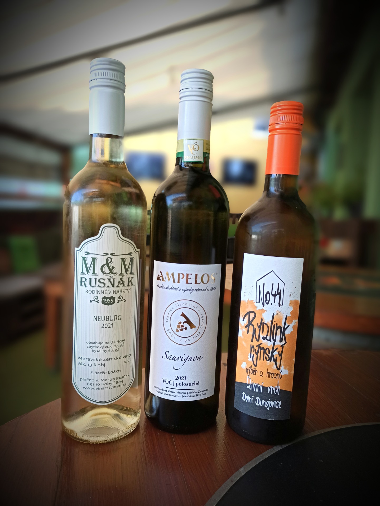 Neuburg z Kobylí, Sauvignon ze Znojma, Ryzlink rýnský z Dolní Dunajovic..