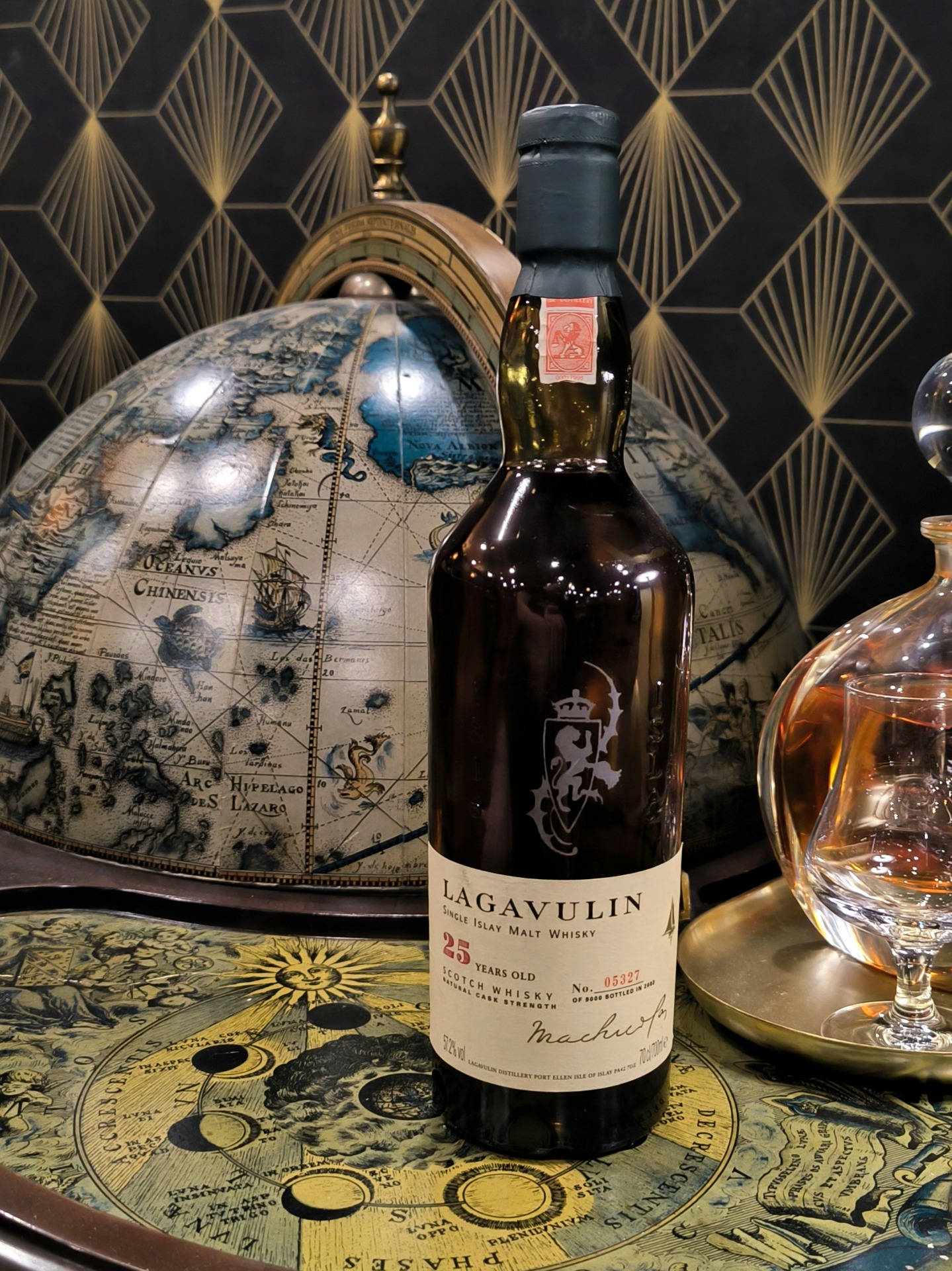 Destilováno 1977, lahvováno 2002. Vzácnost: Láhev č. 5327 z 9000 kusů. Obsah alkoholu: 57,2 % (Natural Cask Strength).